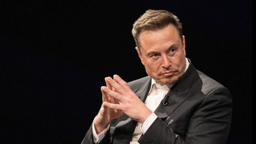 tesla robot támadás