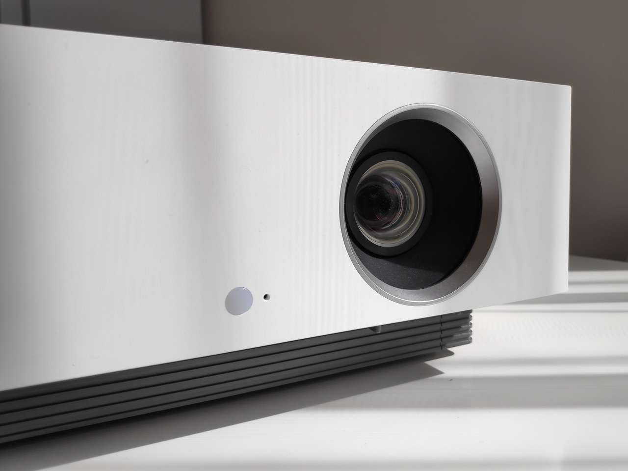 LG HU810PW projektor