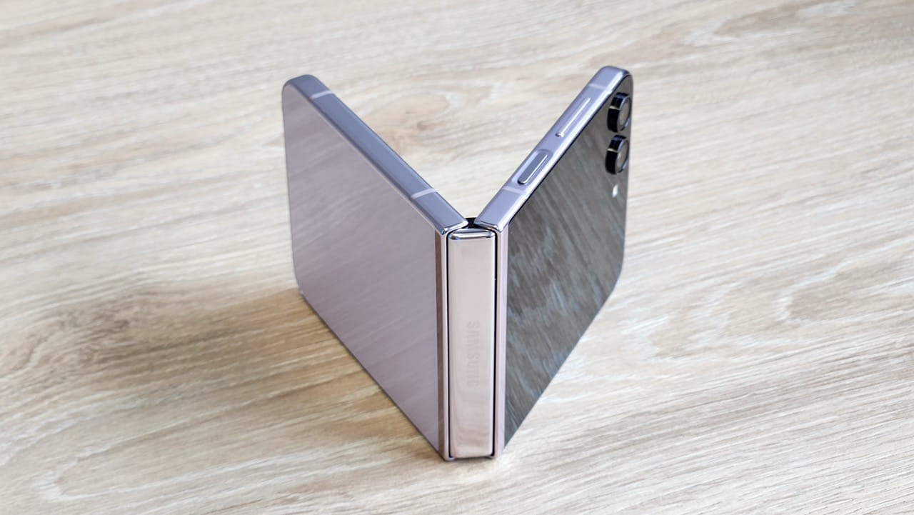 Samsung Galaxy Z Flip5-front