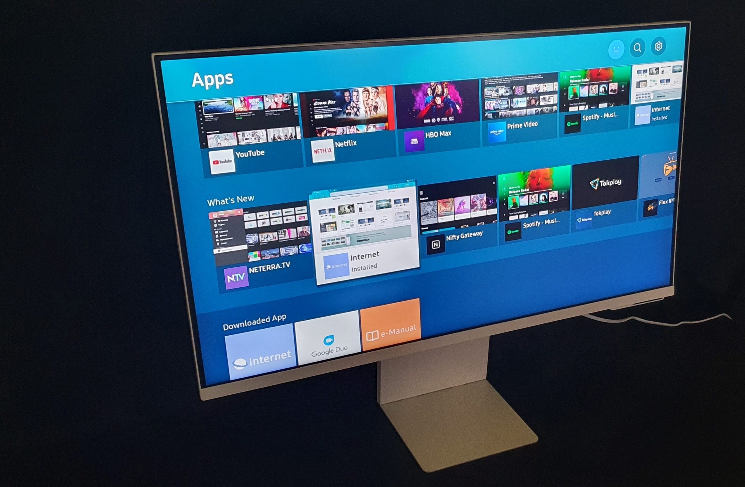  Samsung Smart Monitor M8