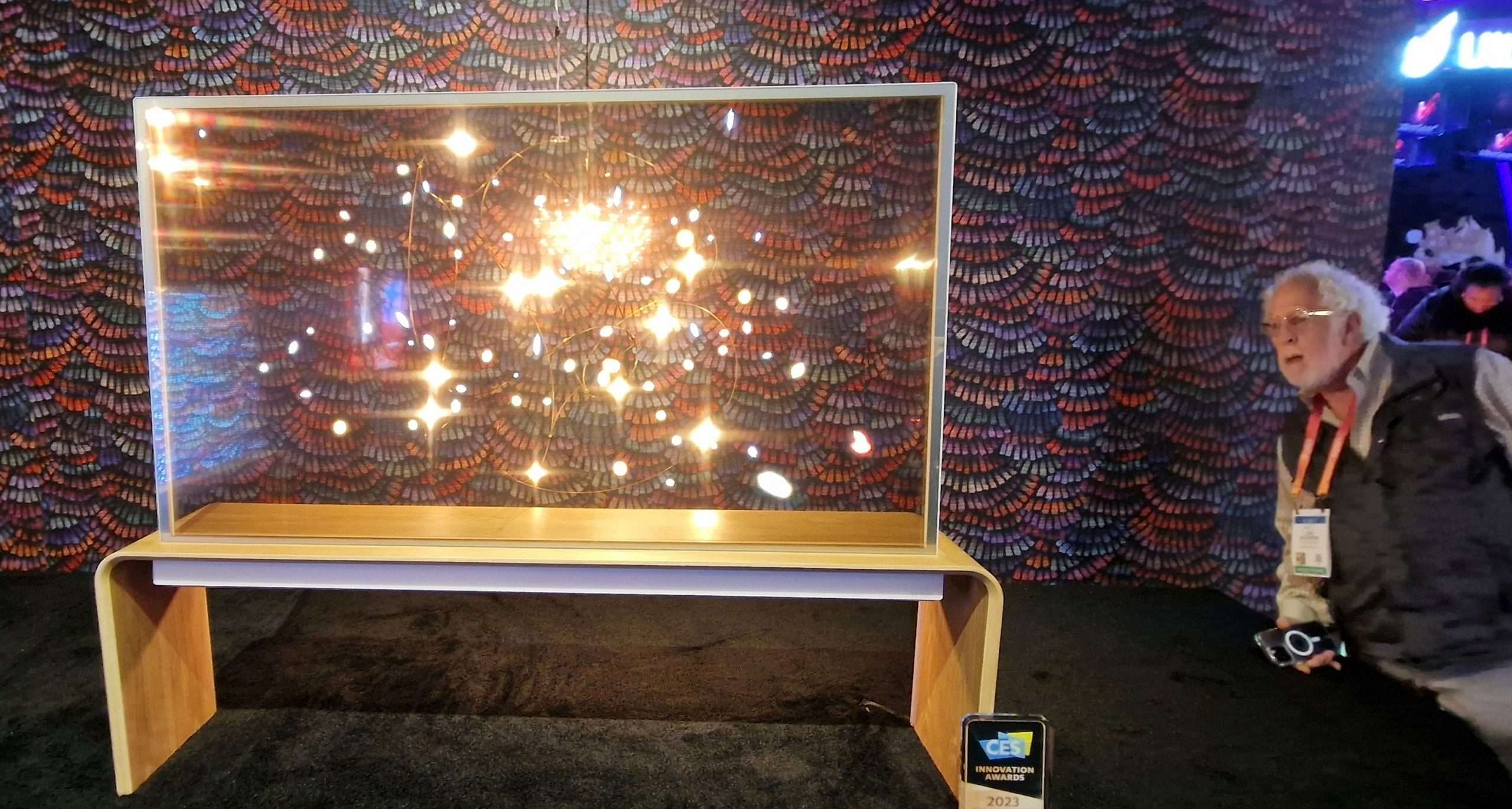 LG OLED T átlátszó tv