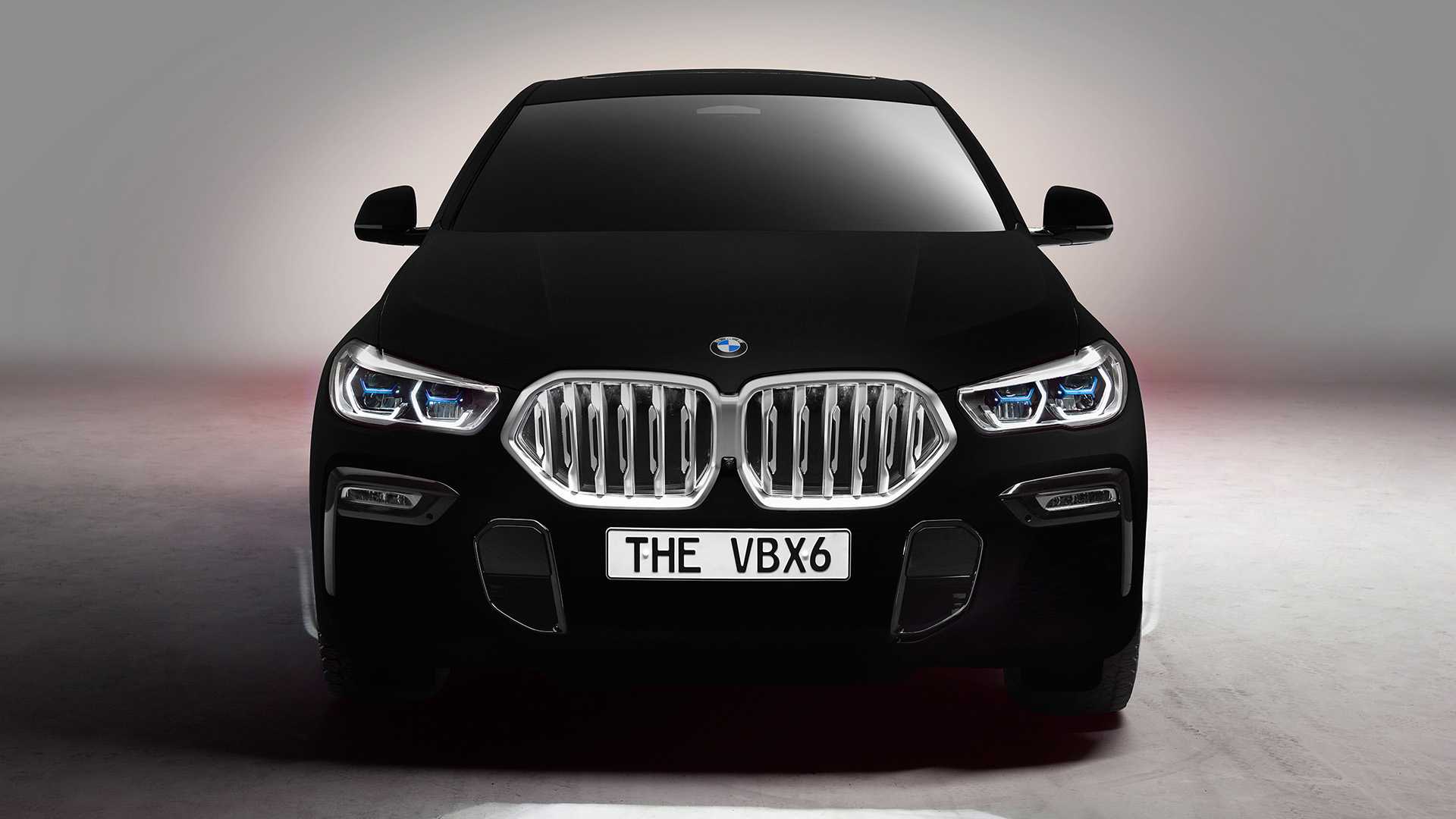 A BMW X6 Vantablack elölről