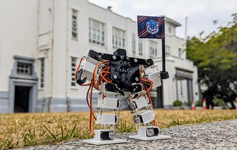 a világ legkisebb humanoid robotja