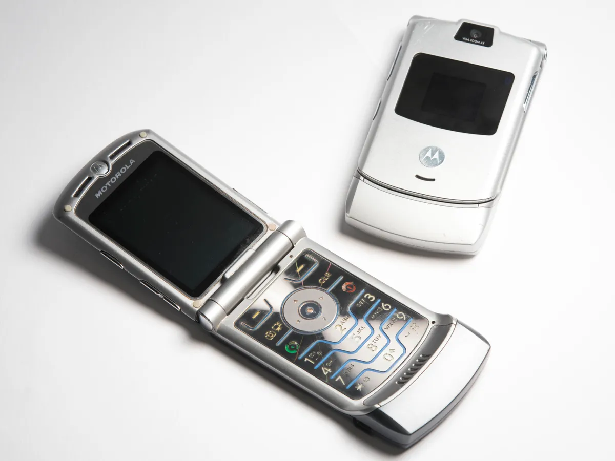 A Motorola Razr egy 22 éves darab, de ma sem néz ki rosszul.