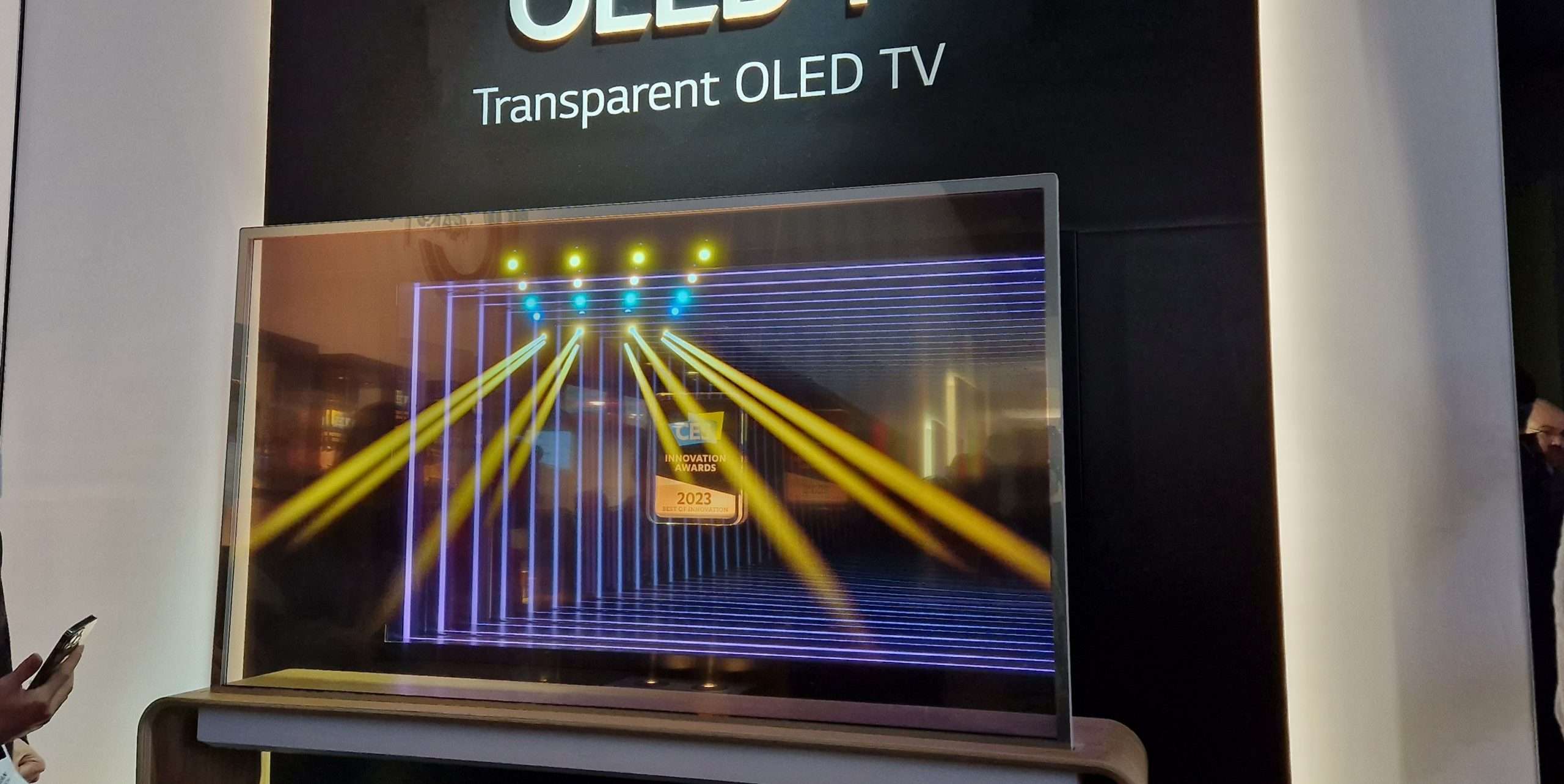LG OLED T átlátszó tv