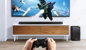 Egy soundbar nem csak a házimozihoz jó, játszani is jobb vele.
