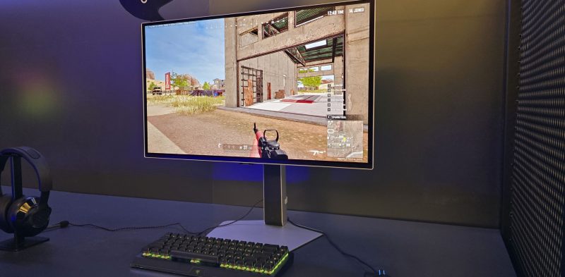 Samsung QD-OLED monitor