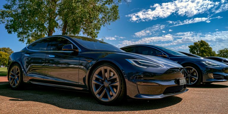 Elektromos autó tesla